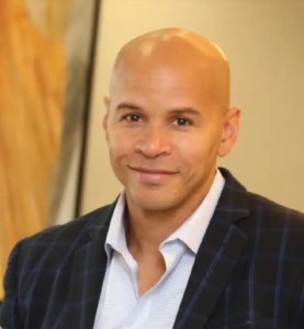 Dr. Stefano Sinicropi, an orthopedic spine surgeon offering integrative and regenerative medicine at Hypercharge Health in Edina, MN.