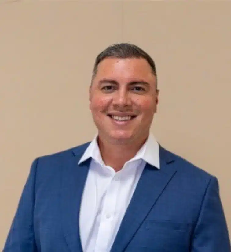 Dr. Omar Henriquez MD, an interventional pain management specialist in Venice, FL offering restorative therapies for shine health, pain, and neuropathy.